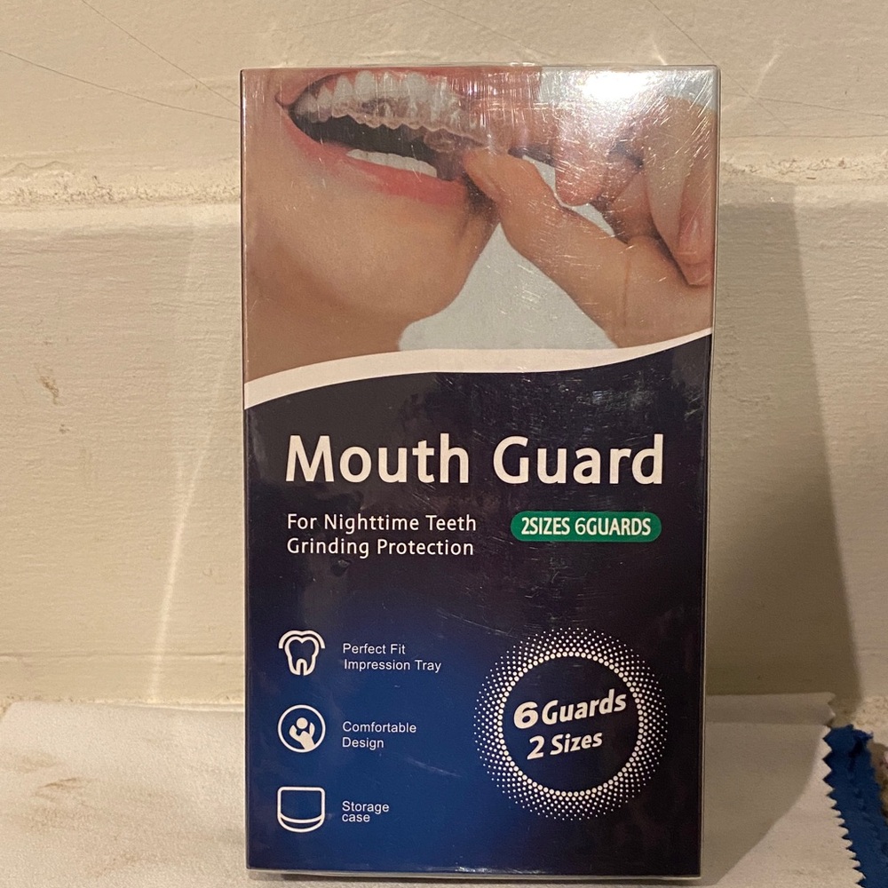 Mouth Guards - 2 Sizes / 6 Guards